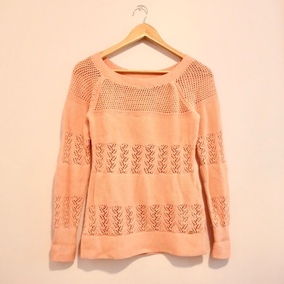 Guess Peach Sweater ๐ - Picture 1 of 3